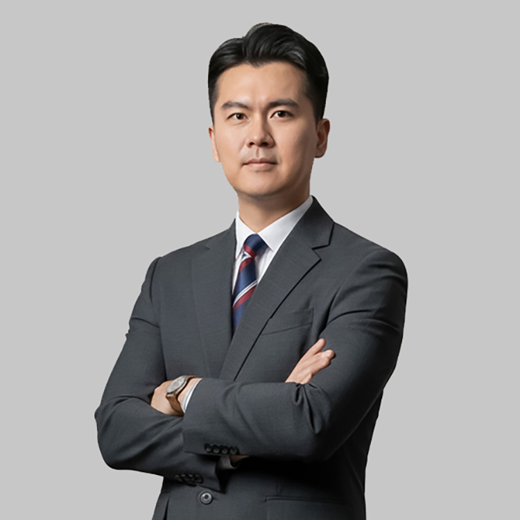 경찰 출신 김동완변호사